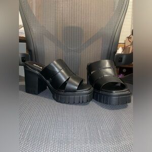 Chunky black heel sandal